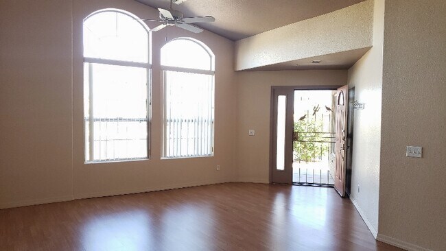 Foto del edificio - 14612 N Saguaro Blvd