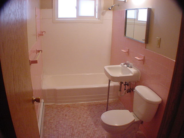 Baño - 5301 Dupont Ave N