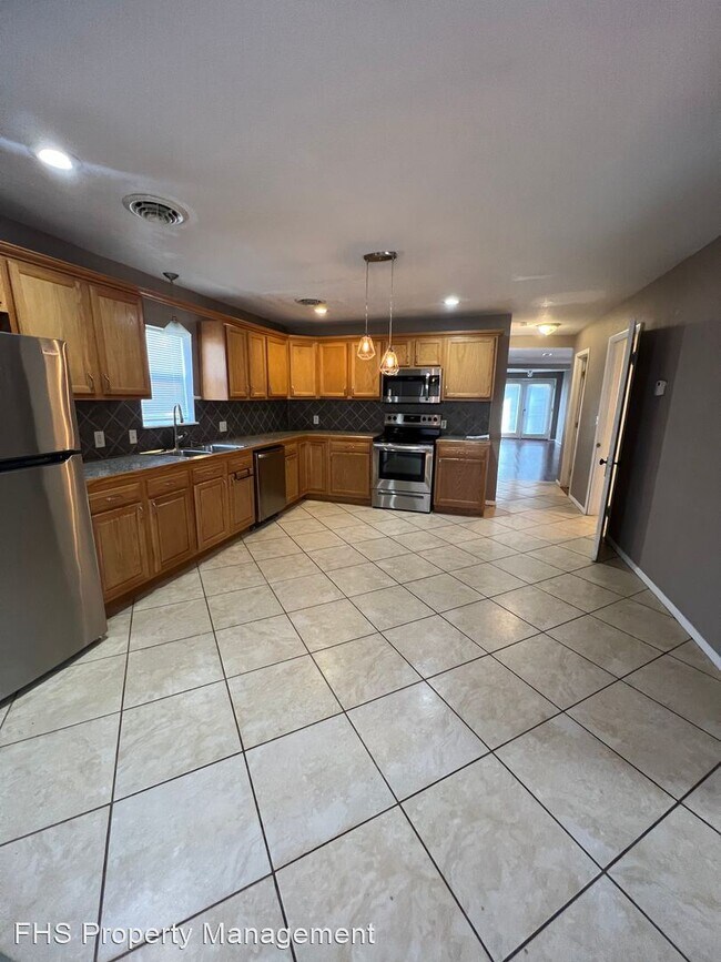 Building Photo - 3 br, 2 bath House - 1210 N Prospect