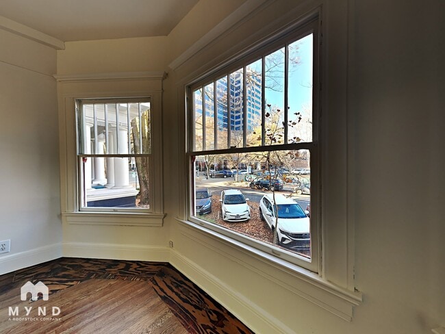Building Photo - 819 14th St