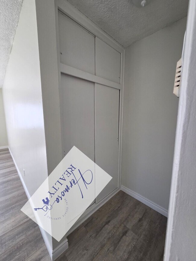 Foto del edificio - 226 S Bandy Ave