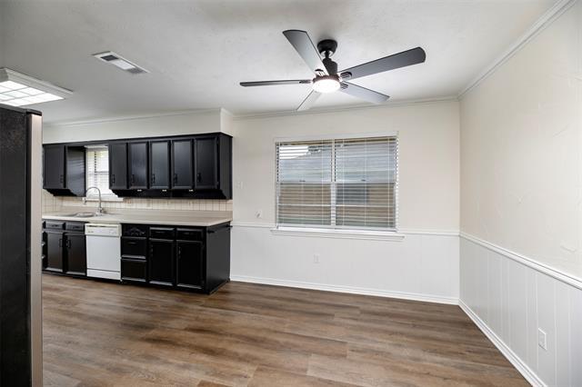 Foto del edificio - 2621 Pinehurst Dr