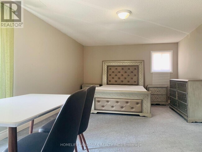 Photo du bâtiment - 99 Hawkshead Crescent