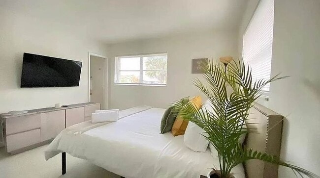 Foto del edificio - 1521 NE 51st St