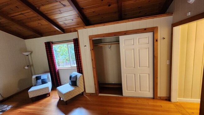 Foto del edificio - Beautiful Boulder Creek Redwood Home!