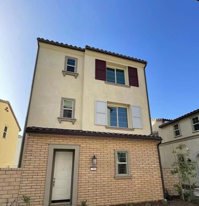 1780 sq. ft. & amazing amenities - 7566 Channel View St