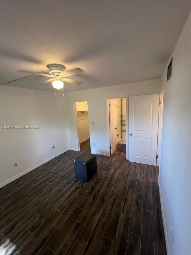 Foto del edificio - 8701 SW 141st St