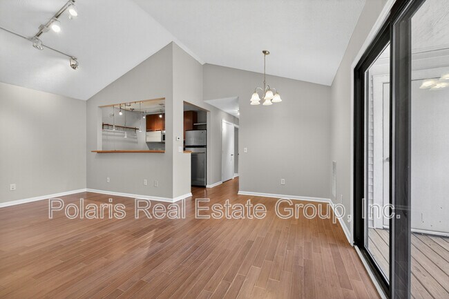 Foto del edificio - 1737 E 56th St
