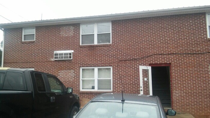 Primary Photo - 305 Boone St