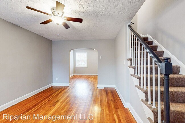 Building Photo - 2 br, 1 bath House - 1517 N Kenwood Ave