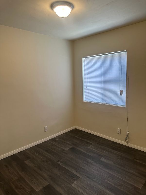 Foto del edificio - 932 W 71st St