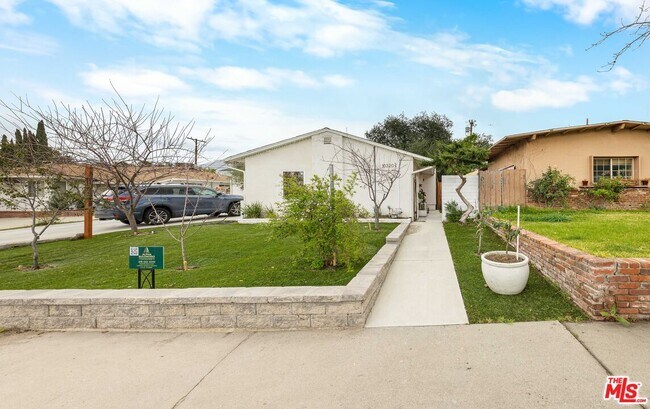 Building Photo - 10320 Mather Ave