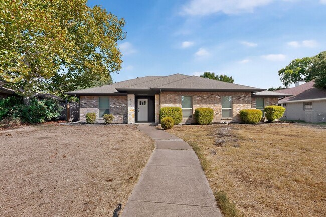 Building Photo - 802 Sandy Trail Dr