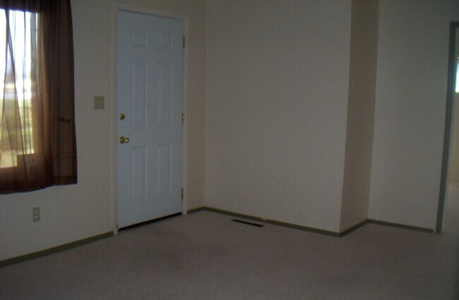 Building Photo - APPLICATION PENDING - 410 6th Street