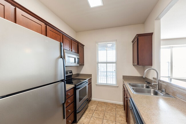 Building Photo - Ironwood Apartments and Townhomes