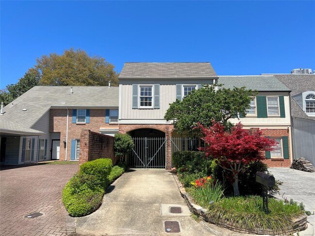 Building Photo - 2923 Canterbury Ct