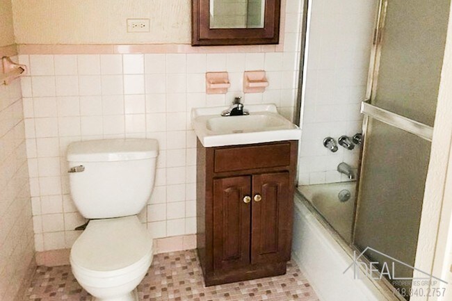 Foto del edificio - 606 Franklin Ave