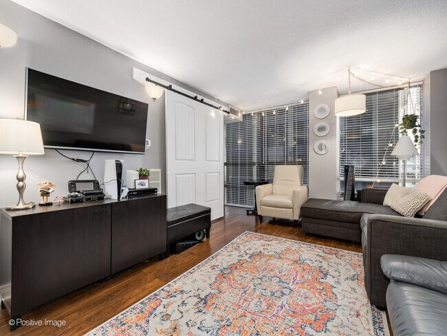 Foto del edificio - 230 E Ontario St