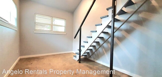 Building Photo - 1 br, 1 bath House - 16 E Avenue G - Loft