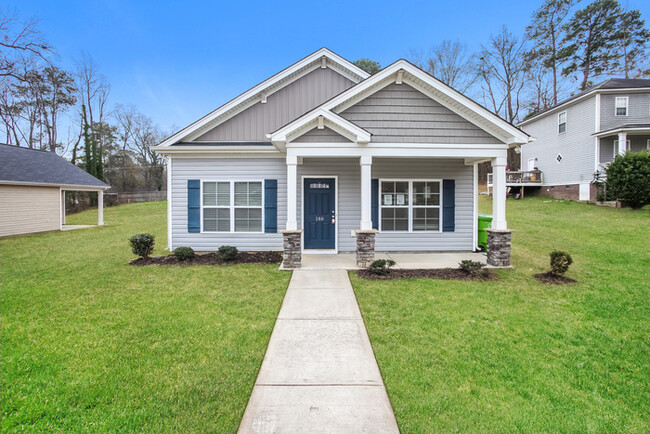 Building Photo - St Andrews Area Home!