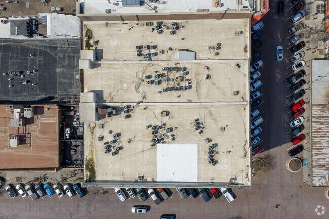 Building Photo - 1105 Howard St