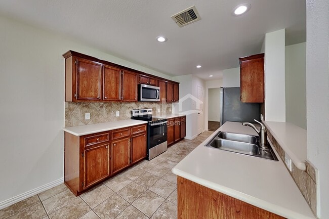 Building Photo - 26949 Carriage Manor Ln