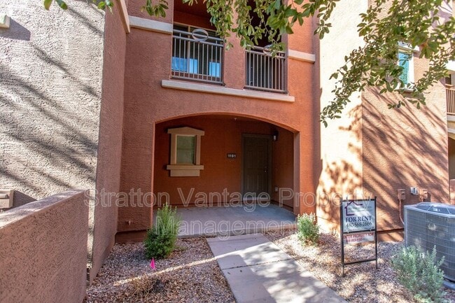 Building Photo - 240 W Juniper Ave