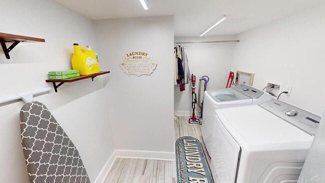 Building Photo - 322 W Cardinal Ave