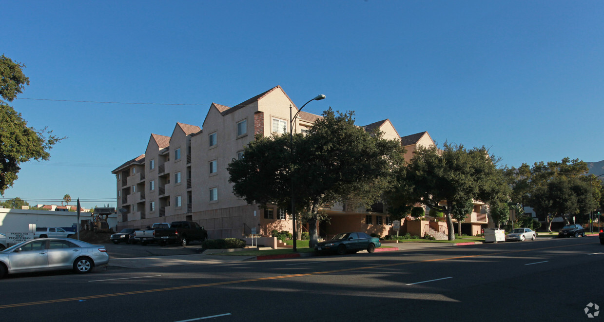 Building Photo - Park Verdugo