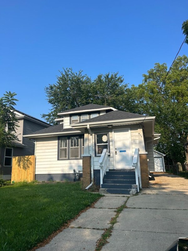 Primary Photo - 915 Yeoman St