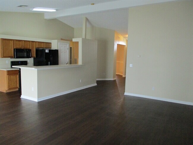 Building Photo - 10956 Acorn Park Dr E