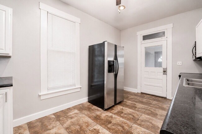 Foto del edificio - 319 E 17th Ave