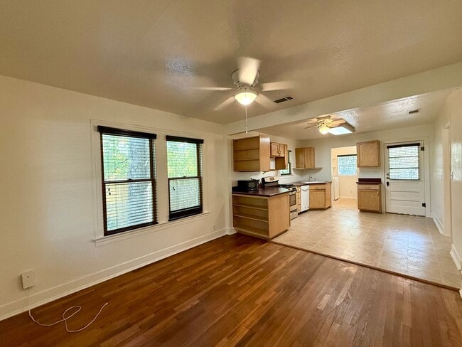 Building Photo - 4709 Avenue H