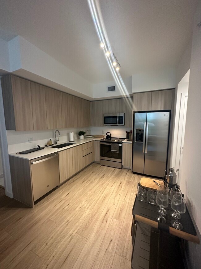 Foto del edificio - 7568 W 4th Ct