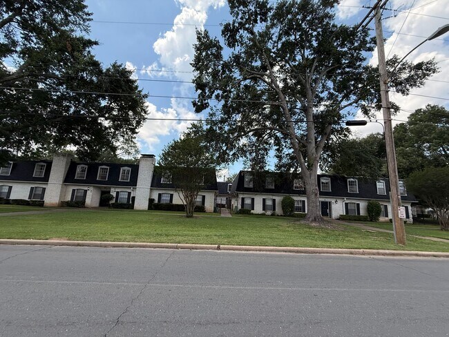 Foto del edificio - 3730 Fairfield Ave
