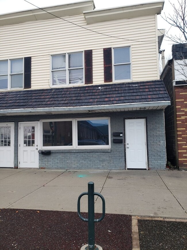 Building Photo - 223-227 E Dominick St