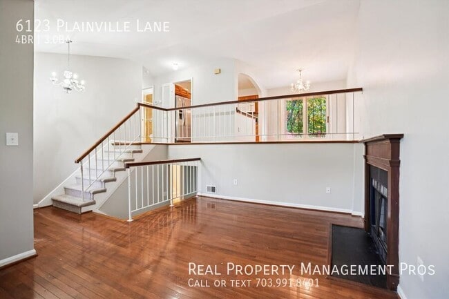 Building Photo - 6123 Plainville Ln