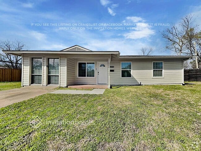 Building Photo - 1013 Casa Dr