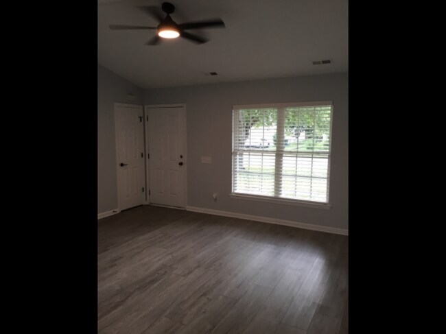 Foto del edificio - 1609 Tate Rd