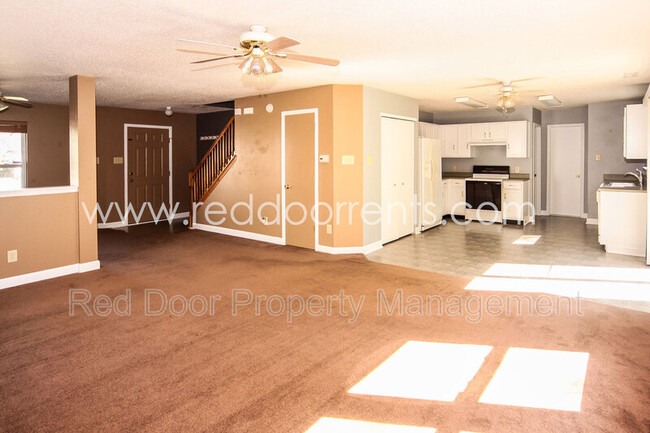 Foto del edificio - 6821 Amber Springs Way