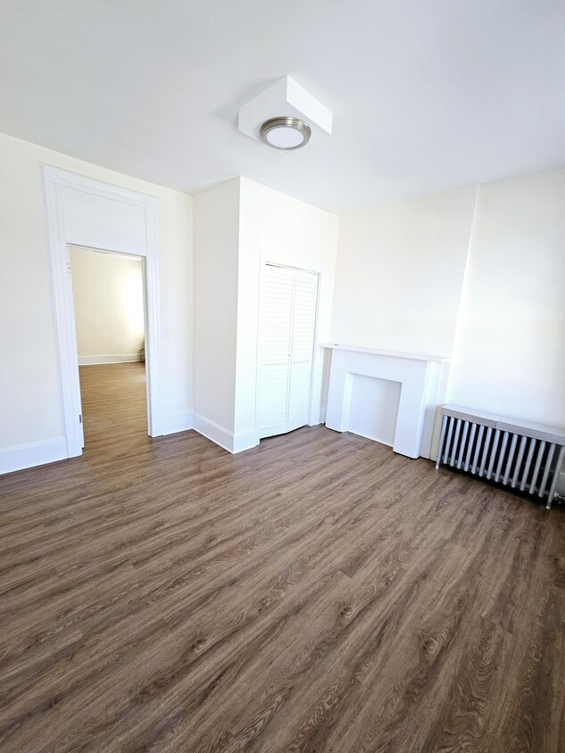 Foto principal - 327 Jackson St