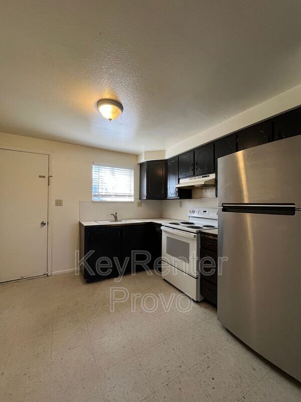 Building Photo - 650 S 500 E
