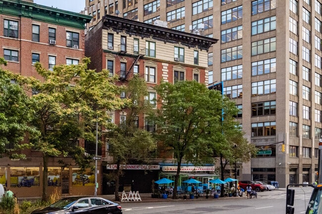 Building Photo - 36 Watts St