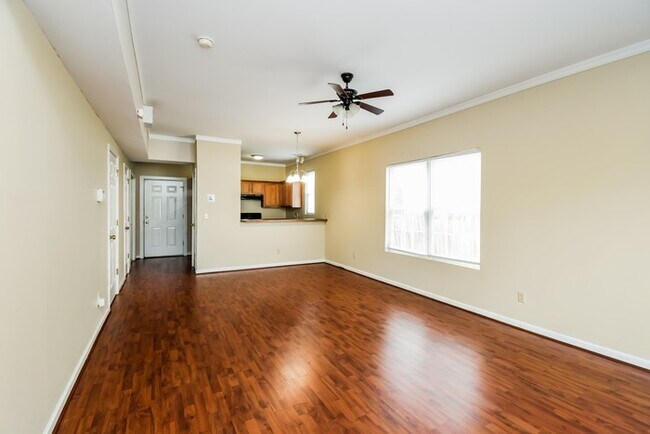 Building Photo - Lovely 2 Story with Plenty of Yard Space!