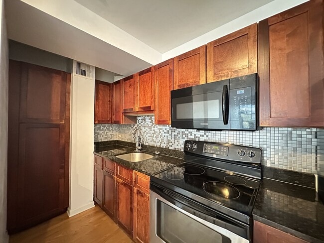 Building Photo - 4180 N Marine Dr
