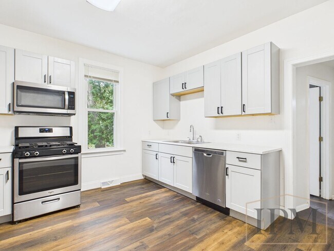 Foto del edificio - Available Now!  Charming 3 Bedroom, 1.5 Ba...