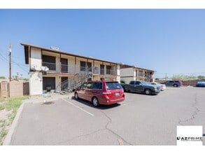 Building Photo - 2266 W Ella St