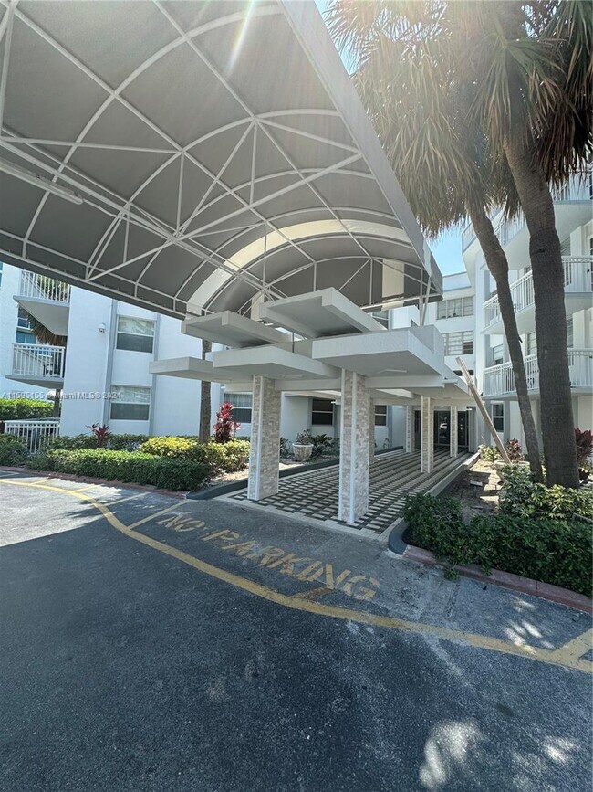 Foto del edificio - 1913 S Ocean Dr