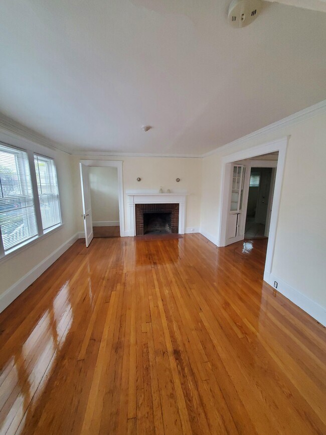 Foto del edificio - 33 Winslow Rd