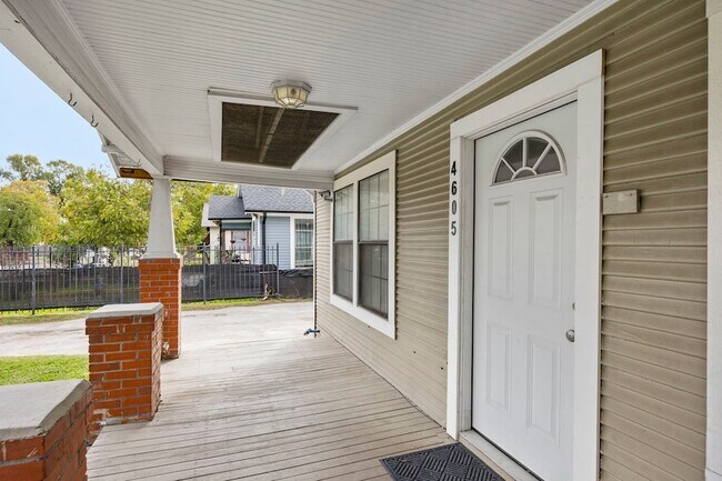 Foto del edificio - 4605 Beggs St